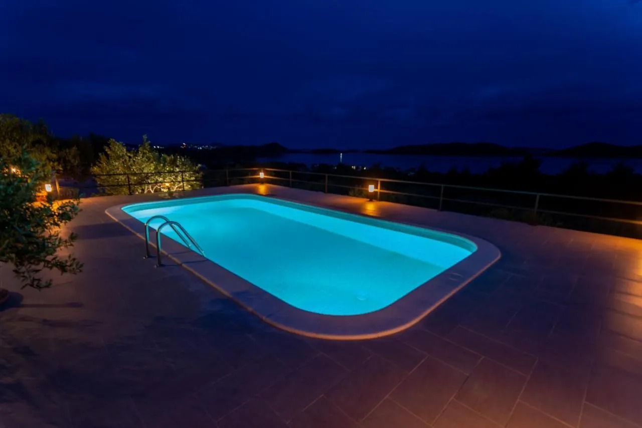 Holiday Home Svemir Drage